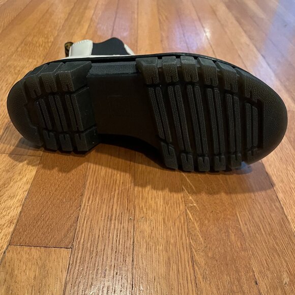 Doc Dr. Martens.  Audrick Nappa Leather Platform Chelsea Boots.  Size 8. - Picture 4 of 5